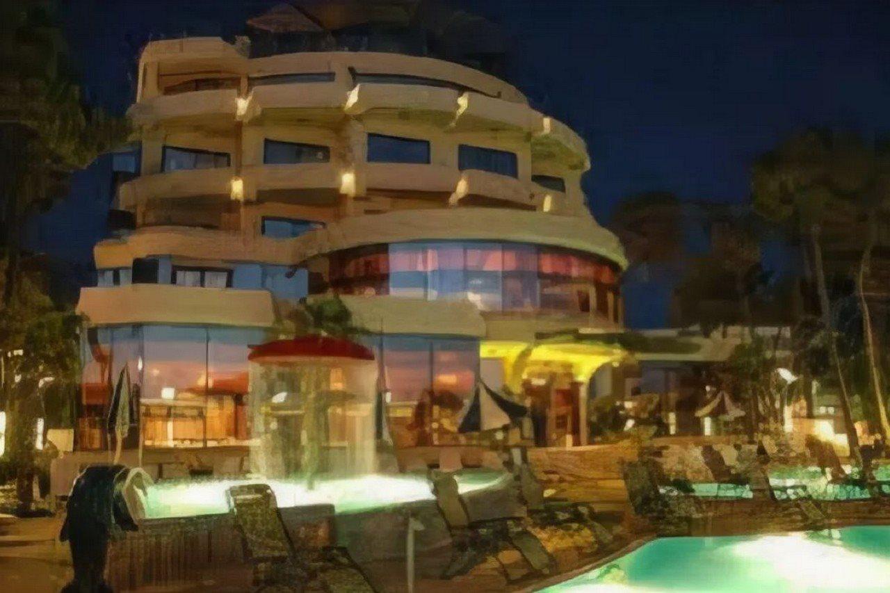 Vela Hotel Kryemedhej Exterior photo
