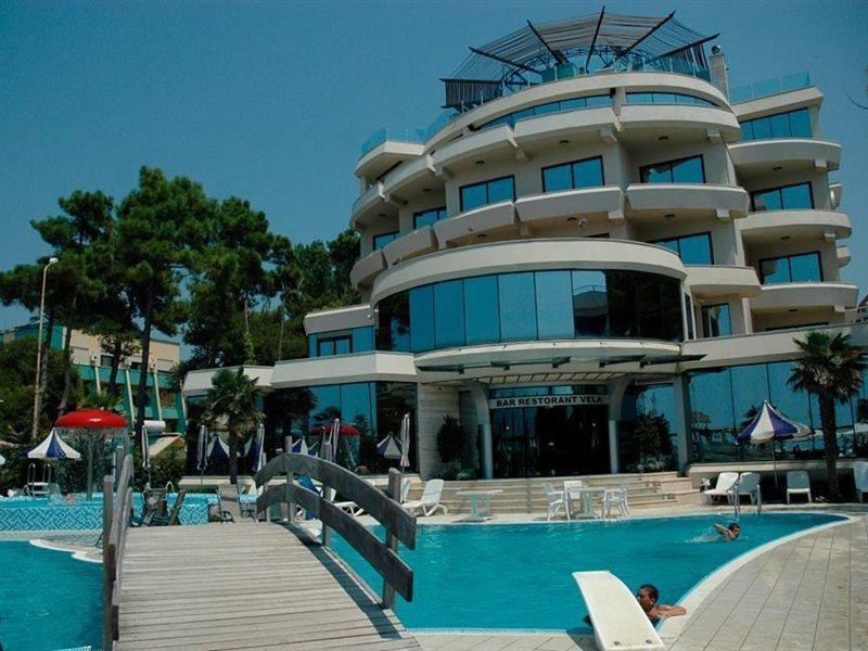 Vela Hotel Kryemedhej Exterior photo